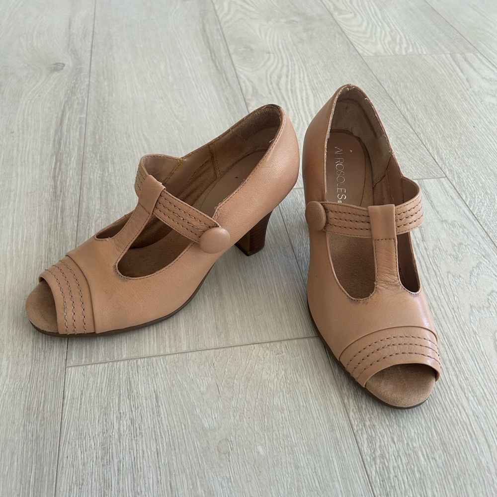 Aerosoles peep-toe t-straps, size 7.5M
